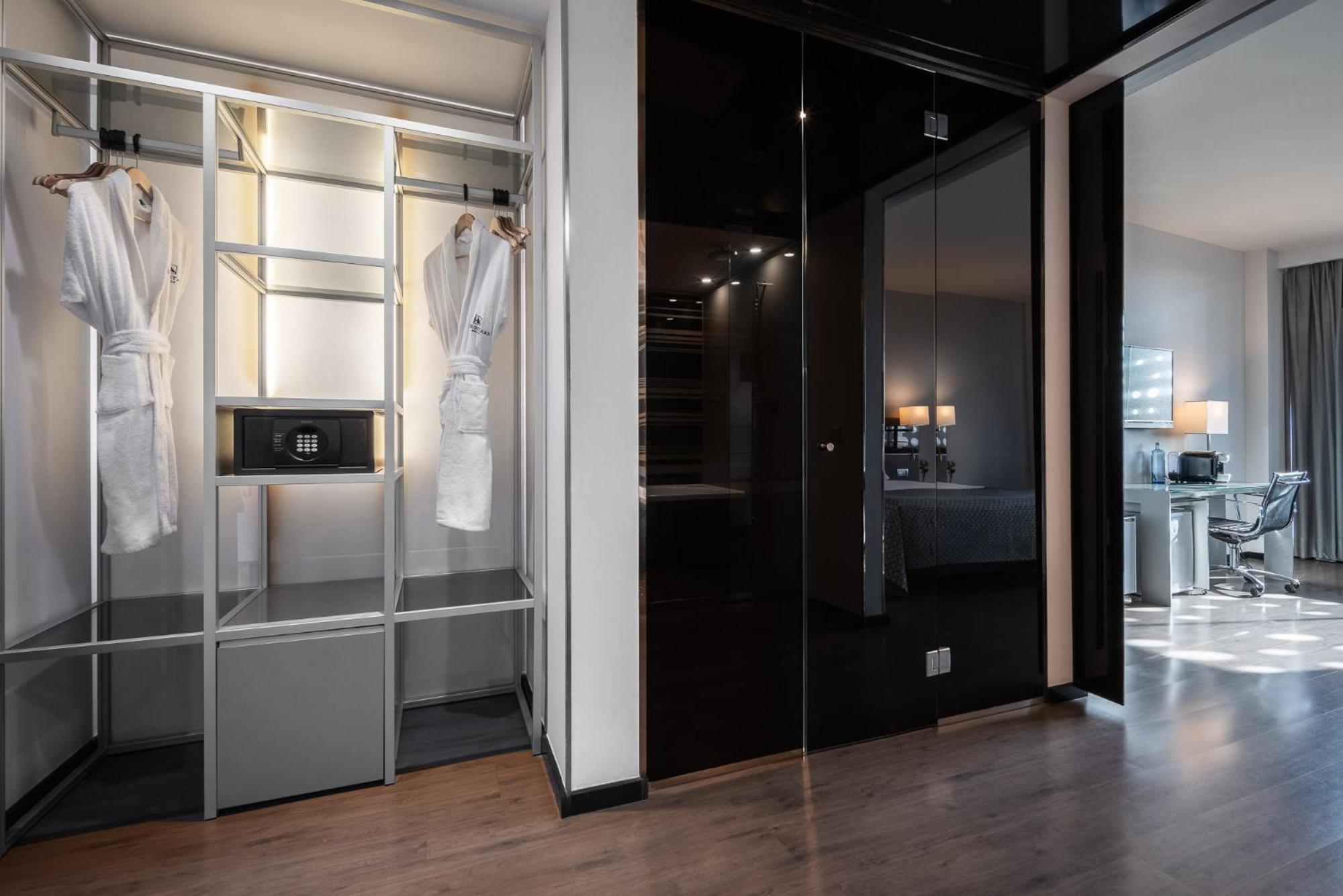 Eurostars Palace Κόρδοβα Εξωτερικό φωτογραφία The interior of the clinic